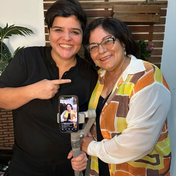 Documentário Entre mãos criativas